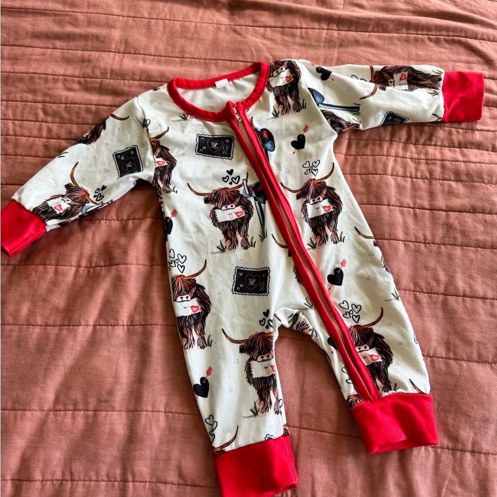 Baby Boys' Romper With Cow Printed Design